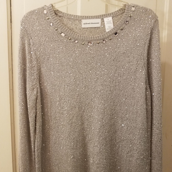 Sweater - Picture 1 of 3